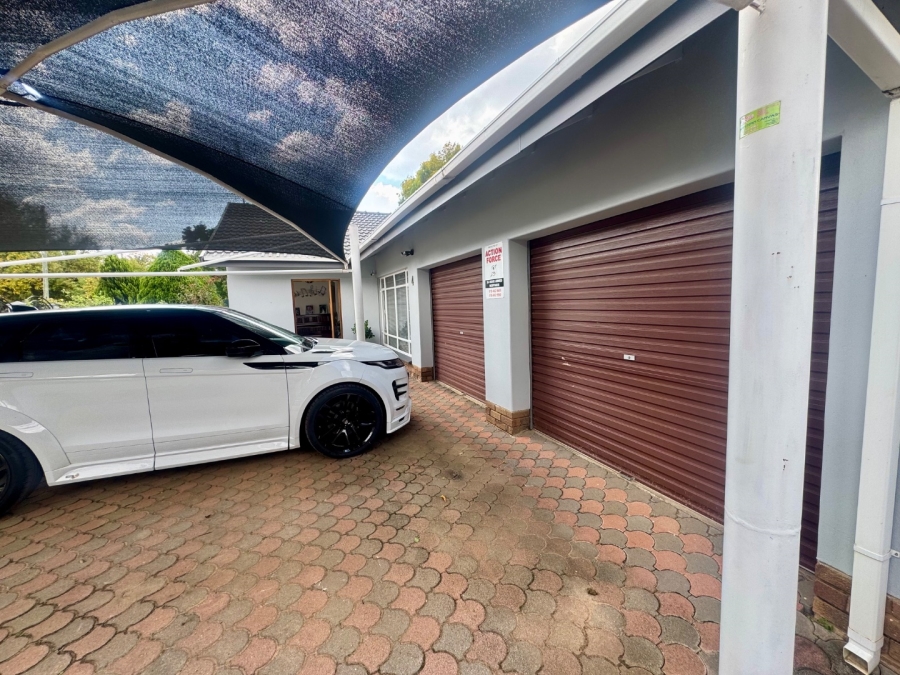 4 Bedroom Property for Sale in Flamwood North West